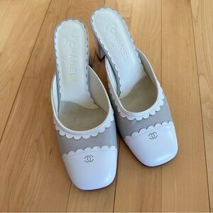 CHANEL Women's Cream and Gray Mules